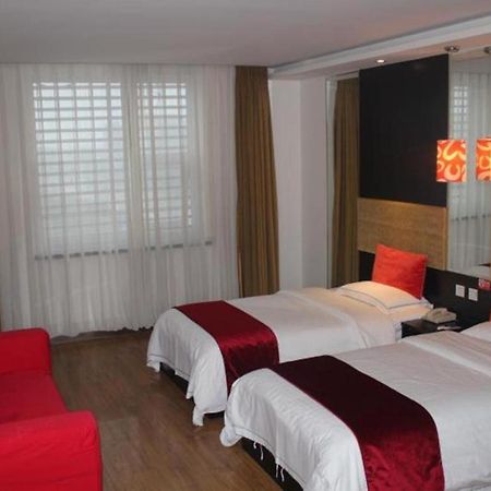 Super 8 Hotel Beijing New National Exhibition Yumin Street Exterior foto