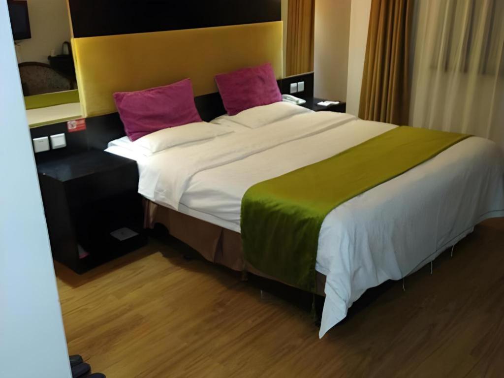Super 8 Hotel Beijing New National Exhibition Yumin Street Exterior foto