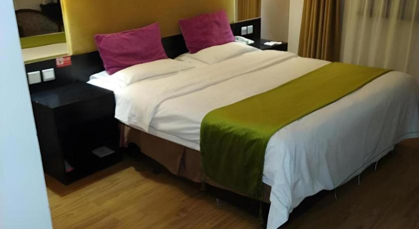 Super 8 Hotel Beijing New National Exhibition Yumin Street Exterior foto